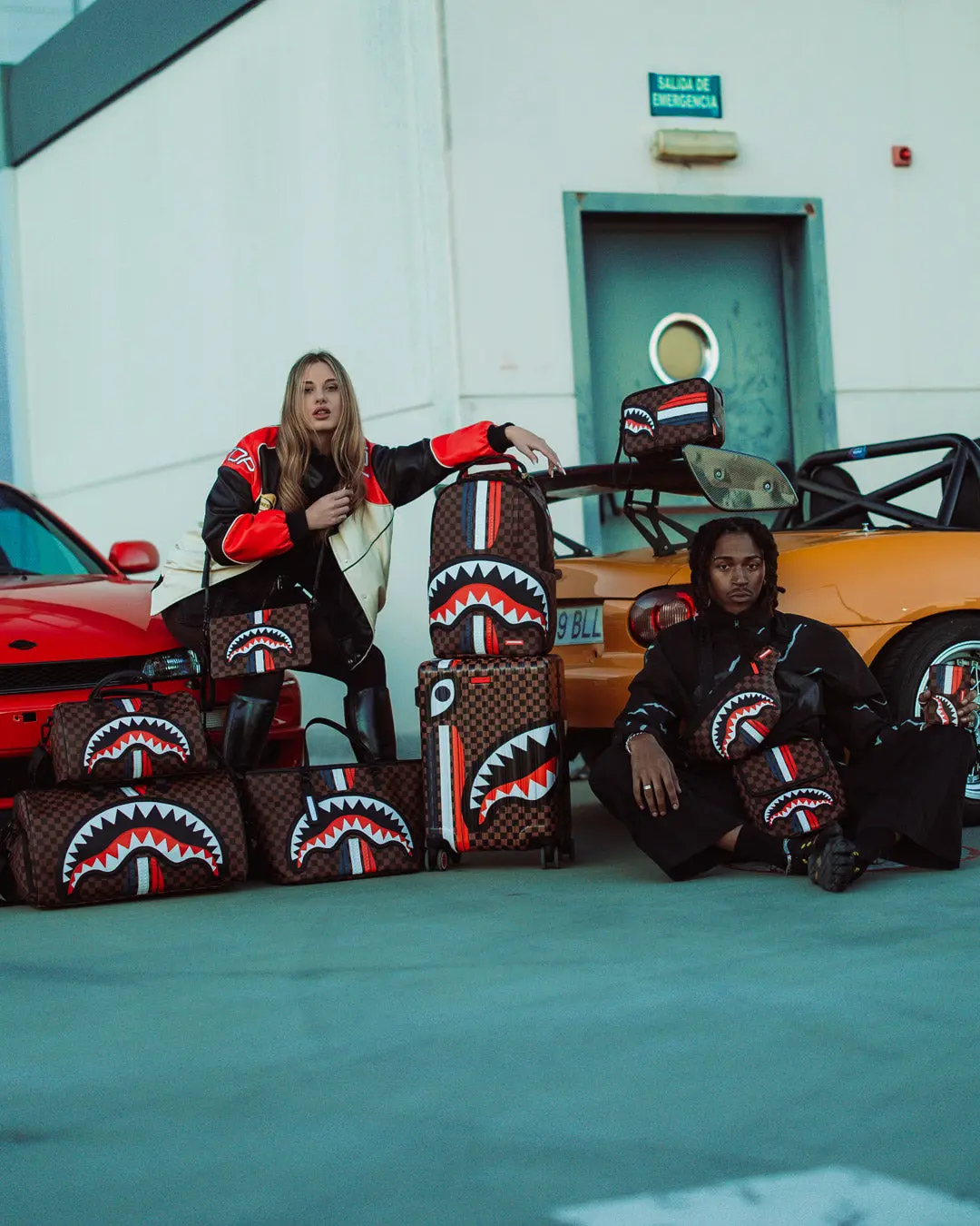 SHARKS IN PARIS GT TOTE - Image 10