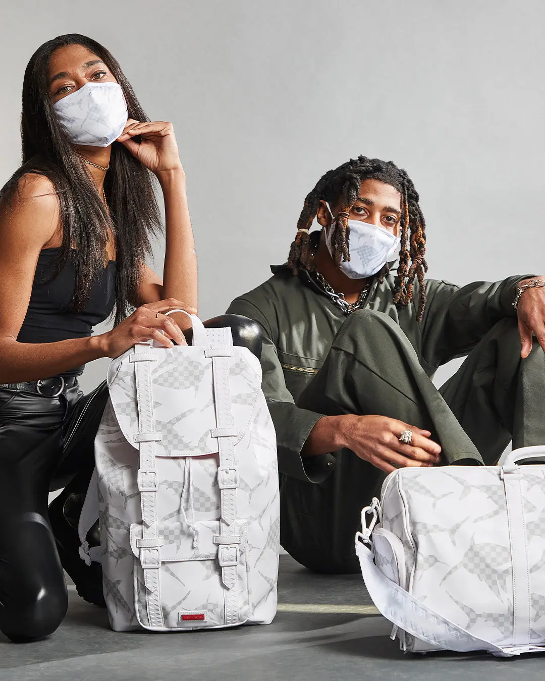 SHARK CHECK (WHITE) DUFFLE - Image 9