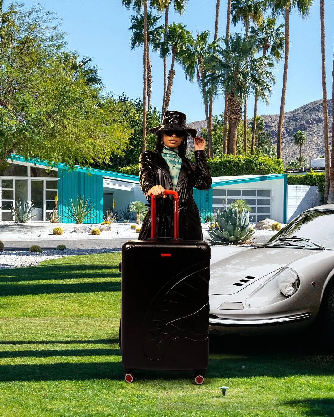 SHARKITECTURE MOLDED 29” FULL-SIZE LUGGAGE - Image 14