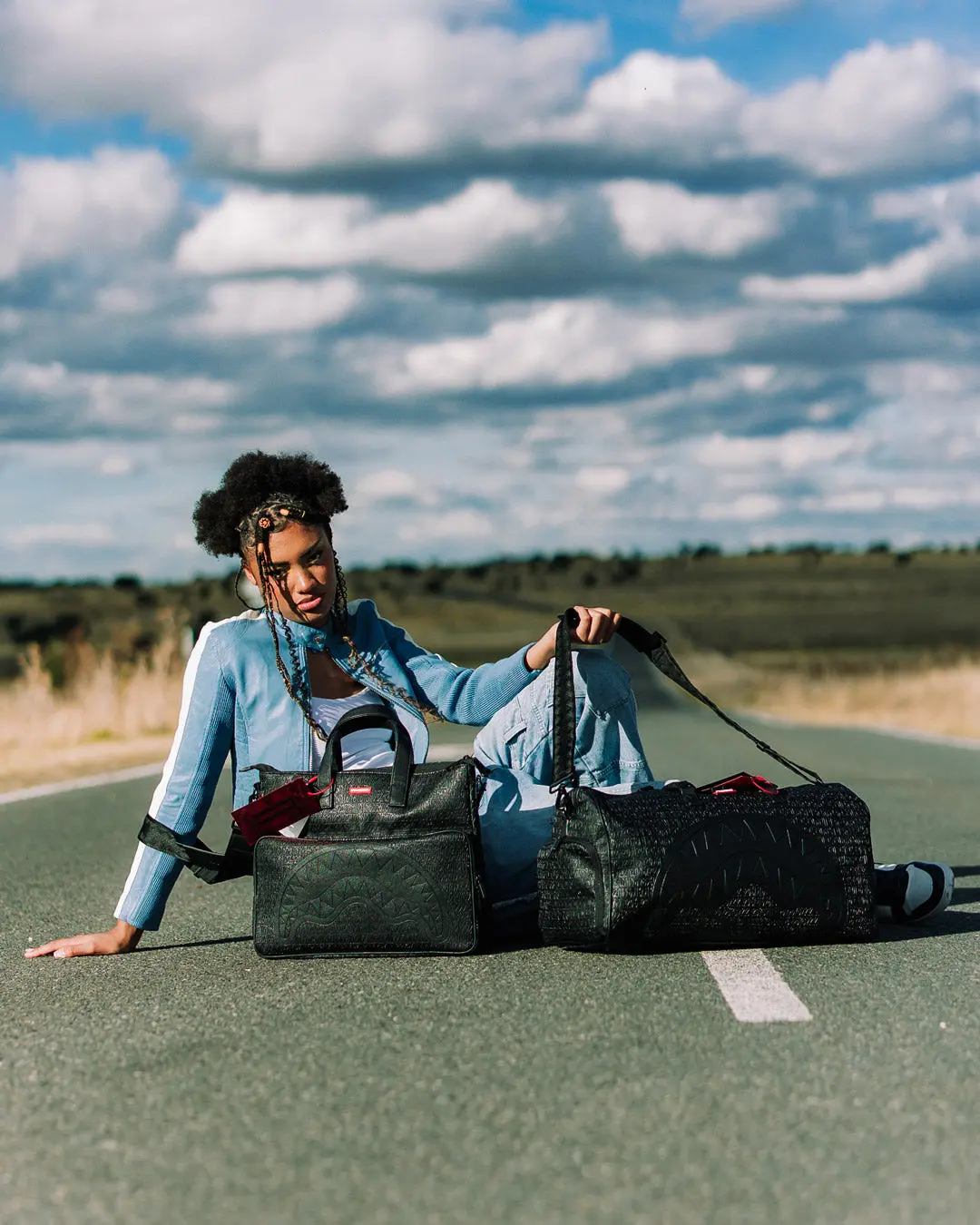 HYPERDIMENSIONAL TRAVEL BAG - Image 4