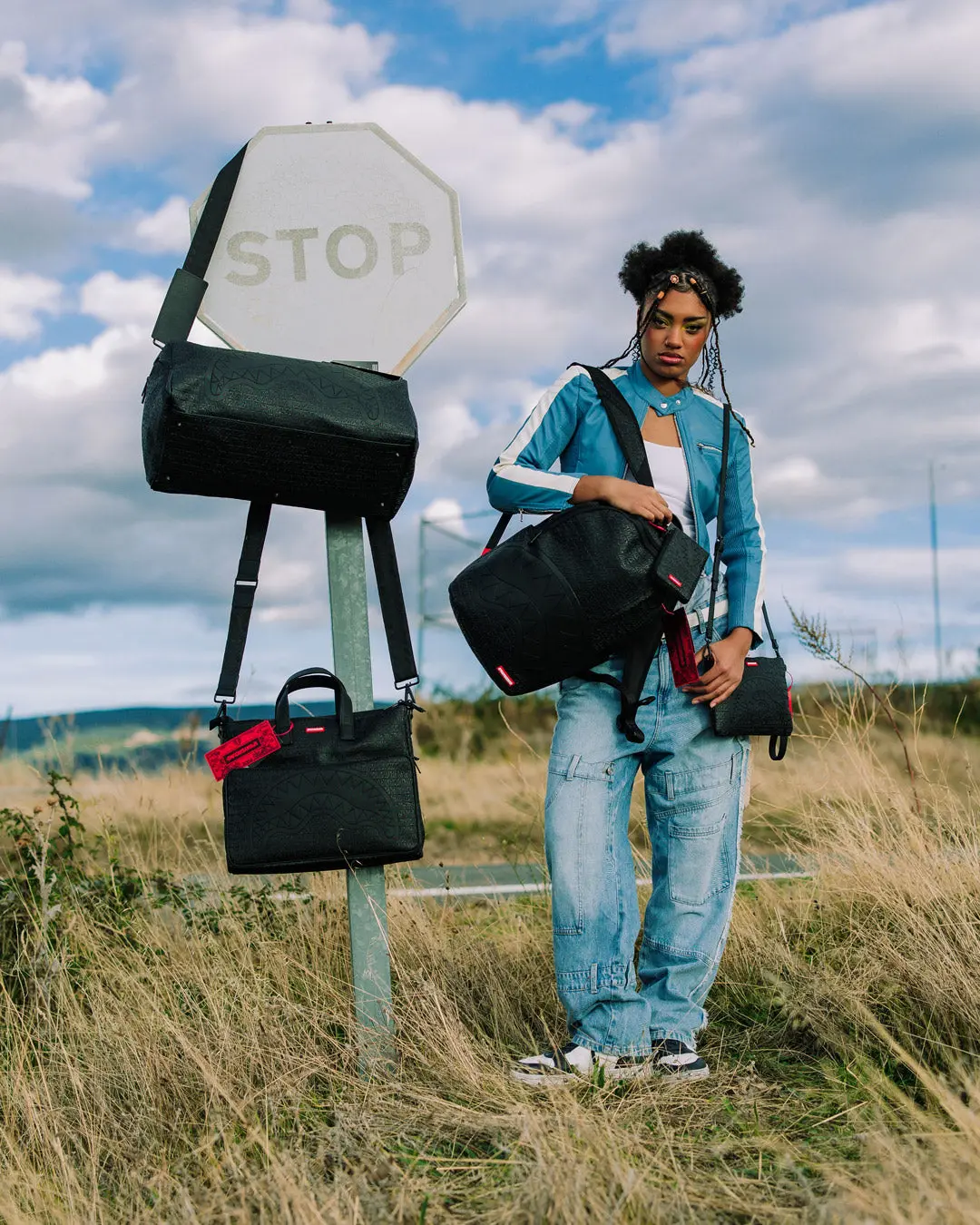 HYPERDIMENSIONAL TRAVEL BAG - Image 10